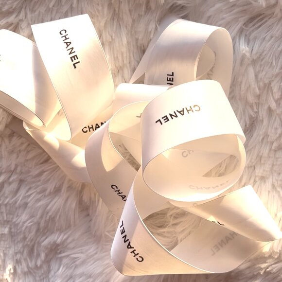 CHANEL SATIN RIBBON 1.5” WIDE 96" Long – WHITE & BLACK - Picture 3 of 4